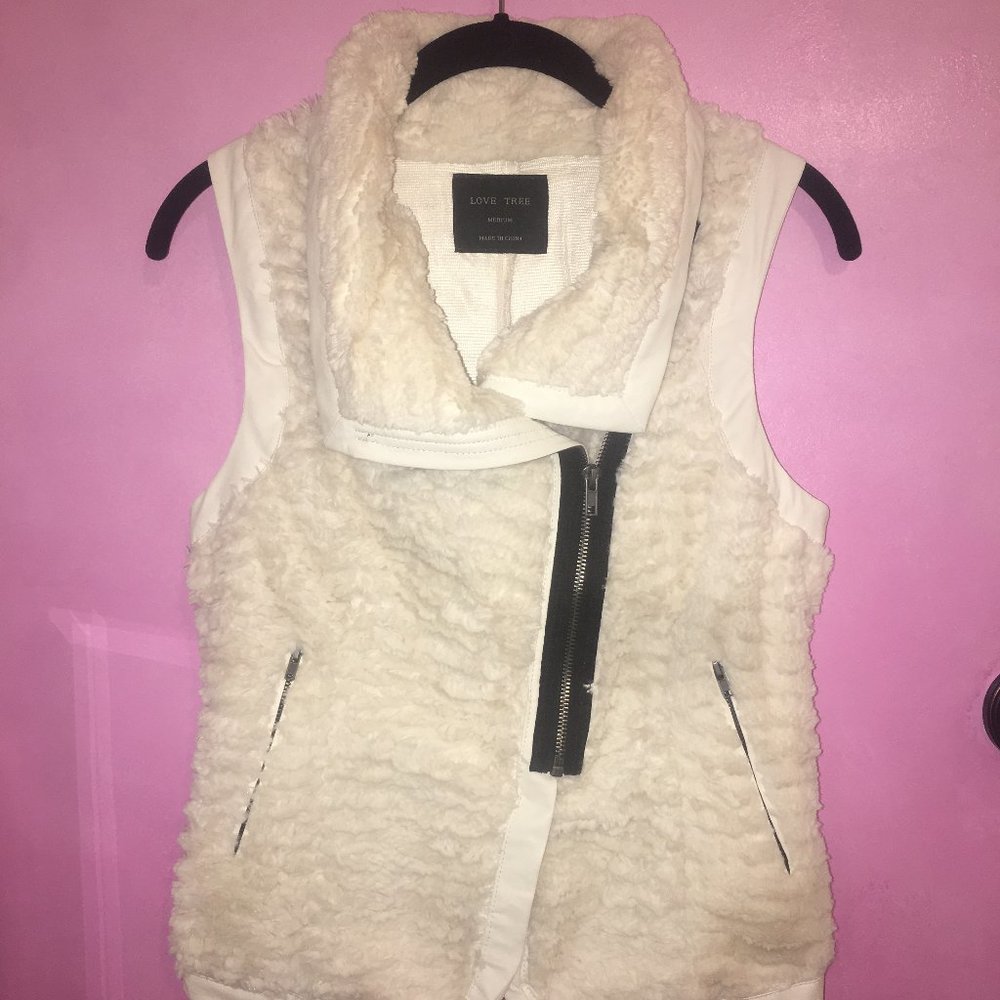 Medium White Faux Fur Vest
